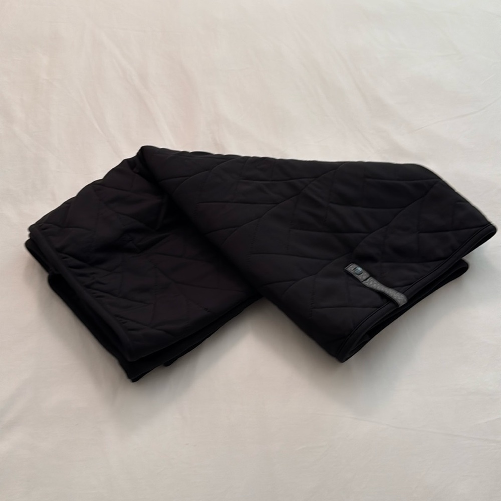 Lululemon vinyasa quilted black wrap scarf